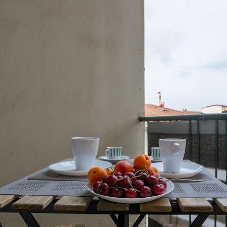 Yellowsunny Apartment With Two Balconies بيزا المظهر الخارجي الصورة