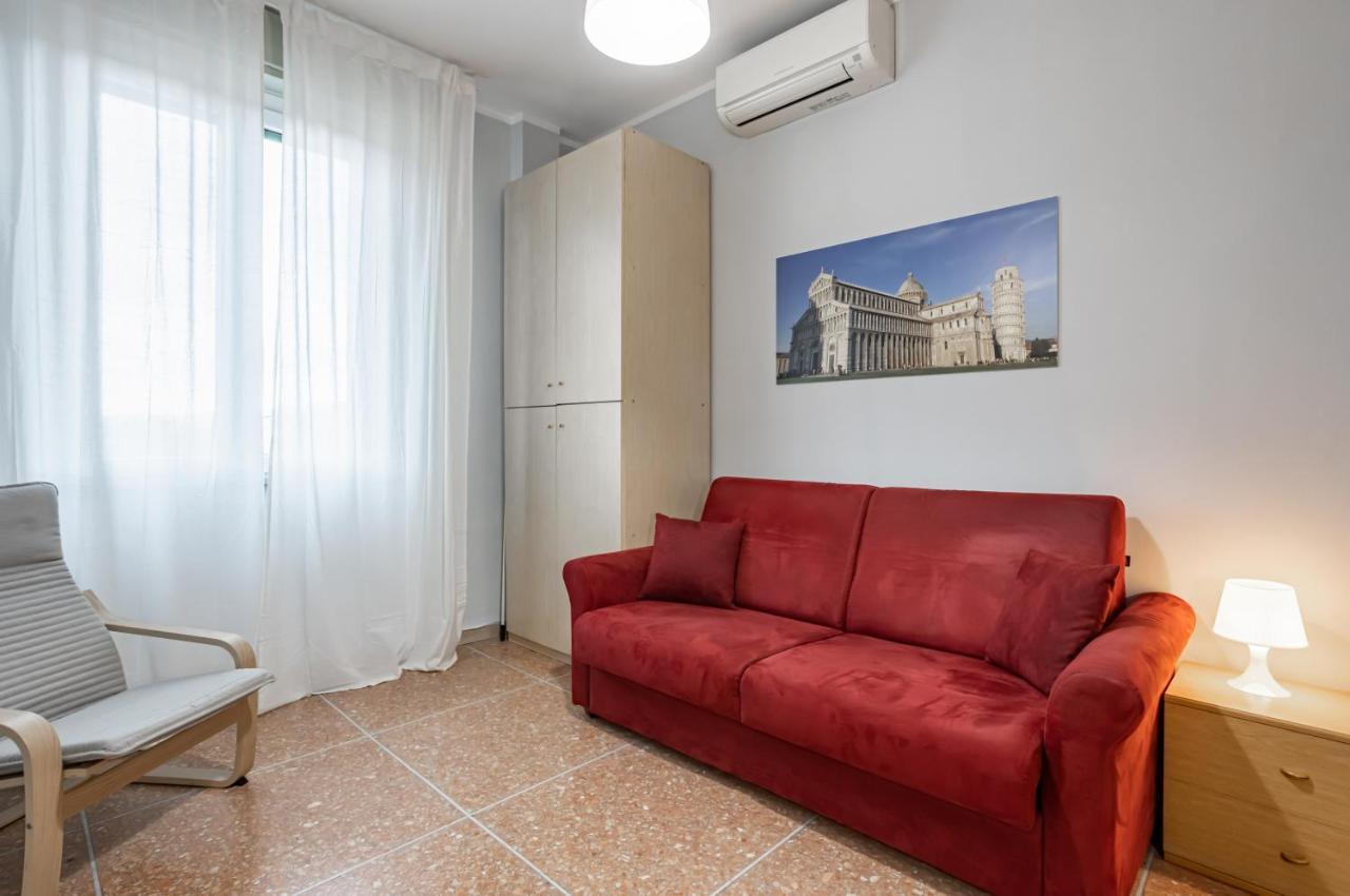 Yellowsunny Apartment With Two Balconies بيزا المظهر الخارجي الصورة