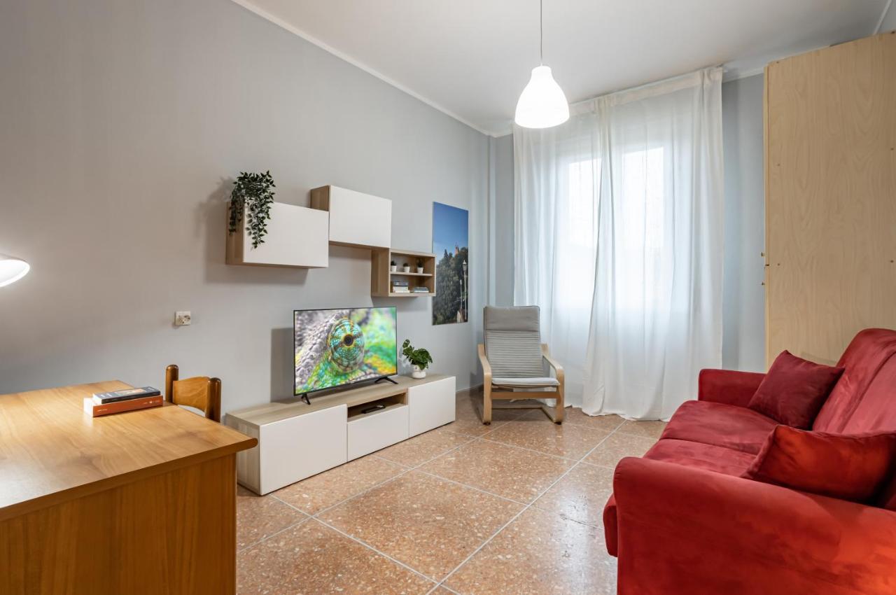 Yellowsunny Apartment With Two Balconies بيزا المظهر الخارجي الصورة