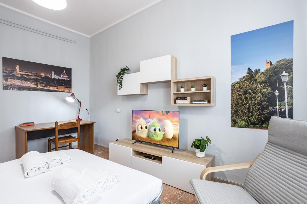 Yellowsunny Apartment With Two Balconies بيزا المظهر الخارجي الصورة