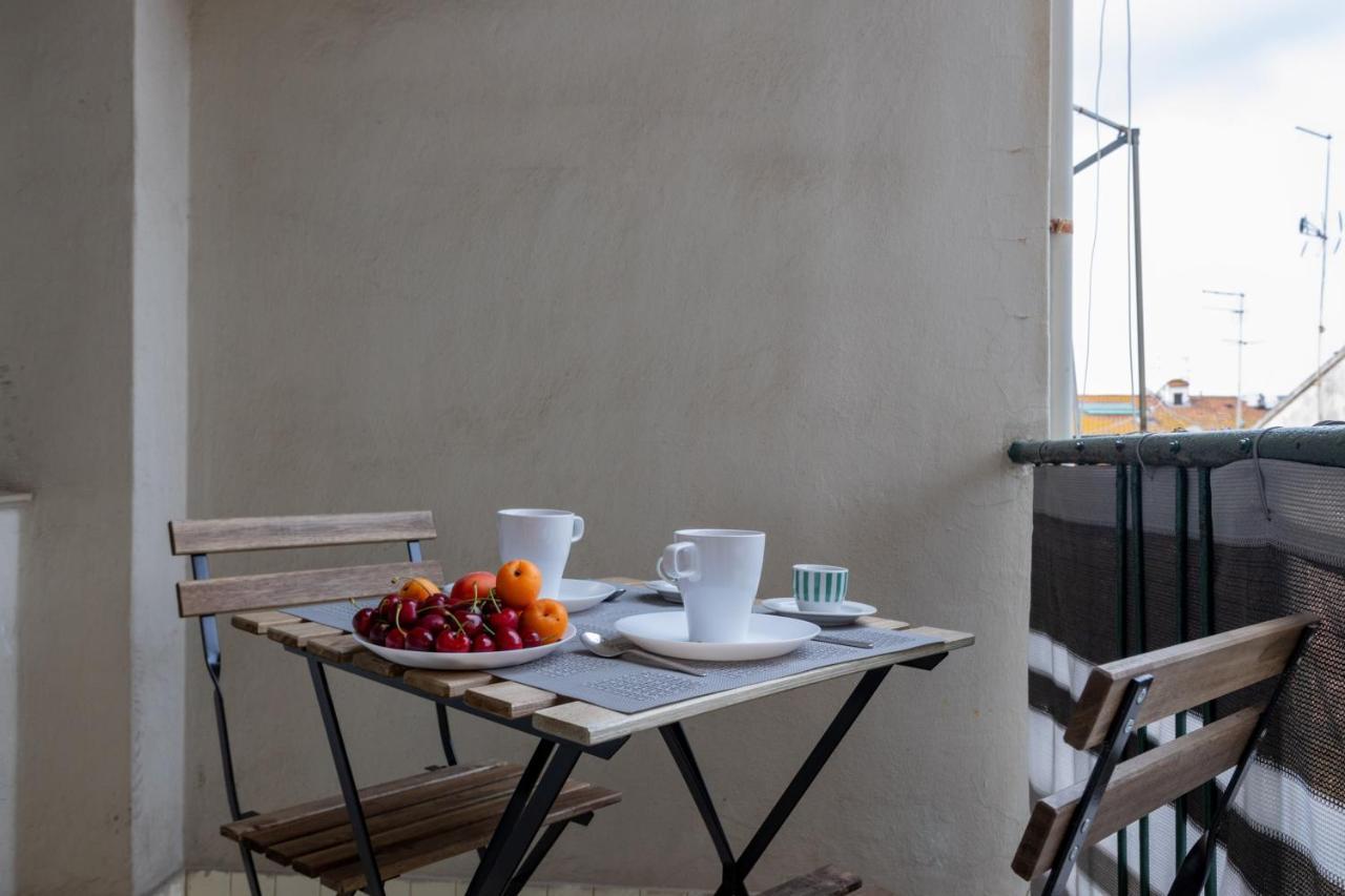 Yellowsunny Apartment With Two Balconies بيزا المظهر الخارجي الصورة