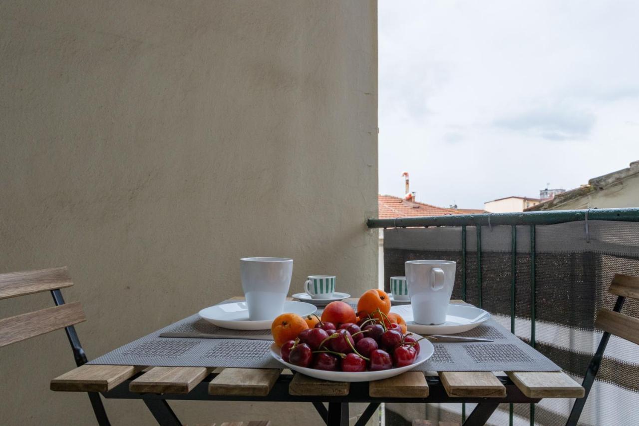Yellowsunny Apartment With Two Balconies بيزا المظهر الخارجي الصورة